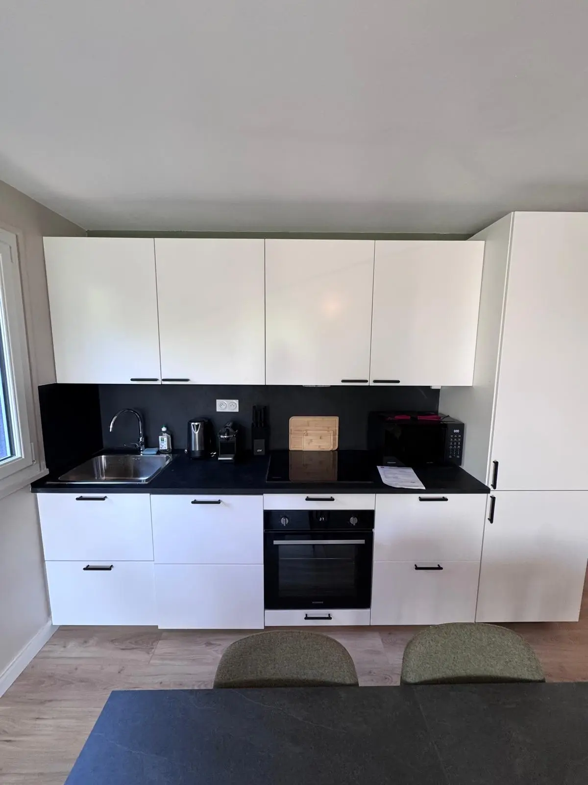 Cuisine équipée après rénovation de la colocation à Noisy-le-Sec
